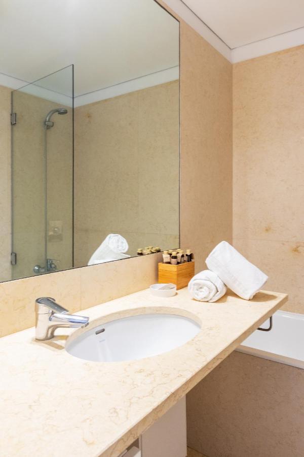 Joivy Chiado Self Check-In 2-Br Flat With Parking Apartment Lisabona Exterior foto